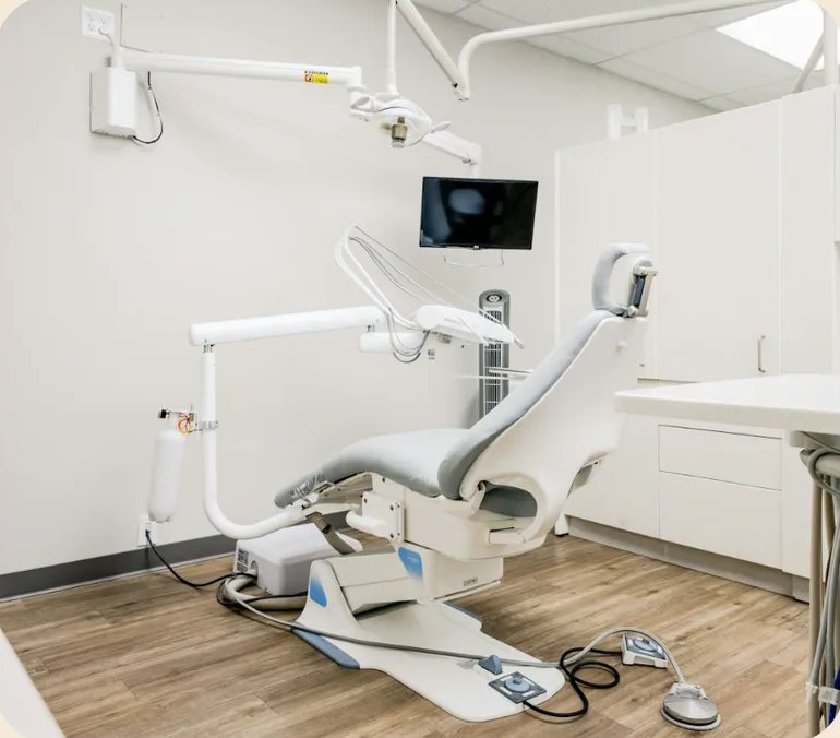 Consultorio de Odontología Benítez con sillón odontológico moderno